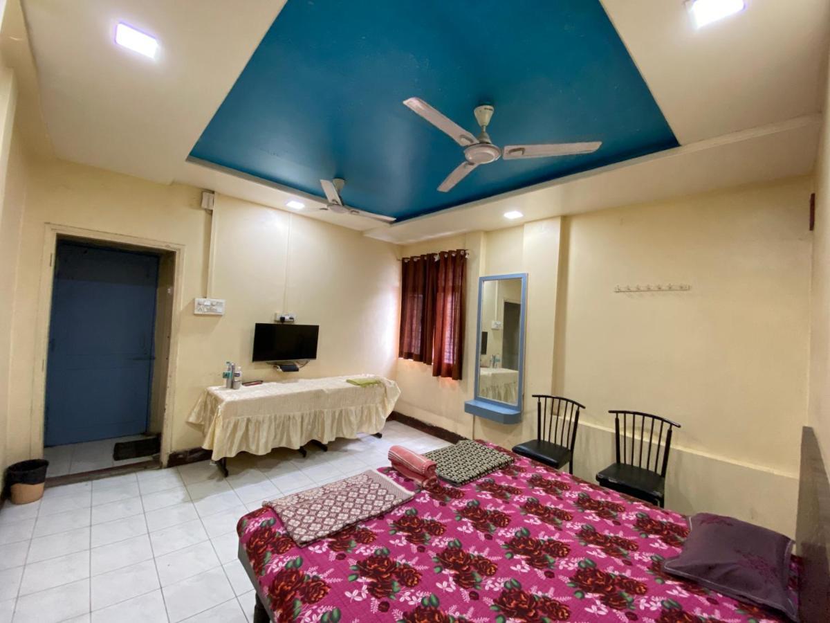 Muktai Lodge Solapur Bagian luar foto